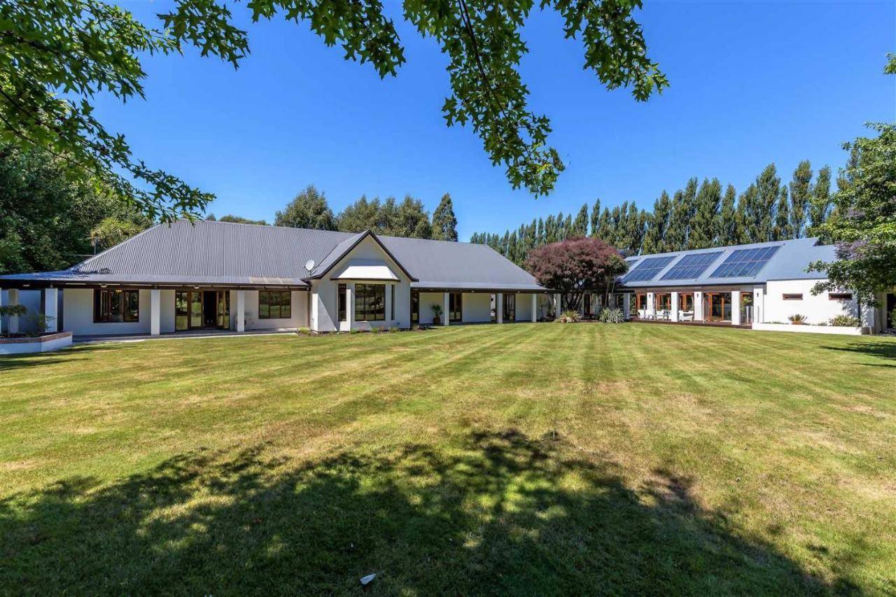 Casa de férias Bond Estate Luxury *